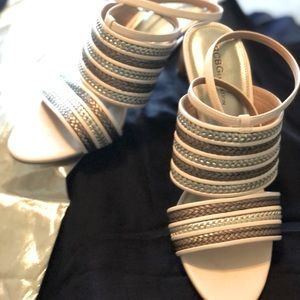 Sexy BCBG ankle strap woven leather 3” sandal